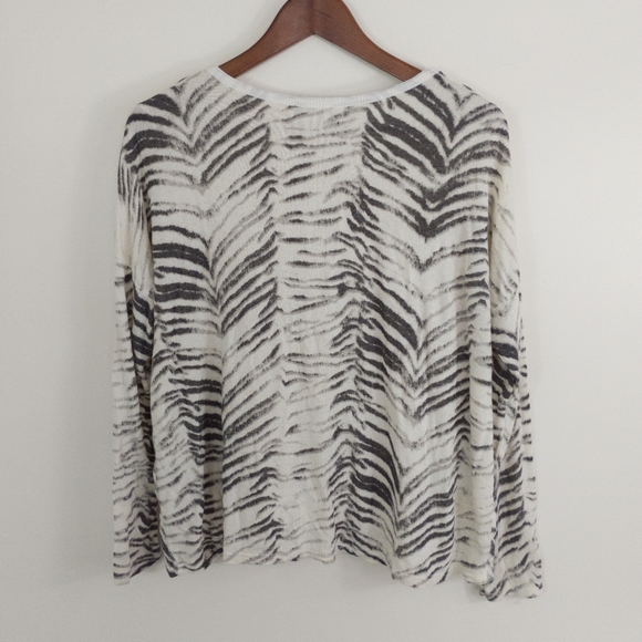 Made In Italy Zebra Print Top Size Small - Picture 8 of 8